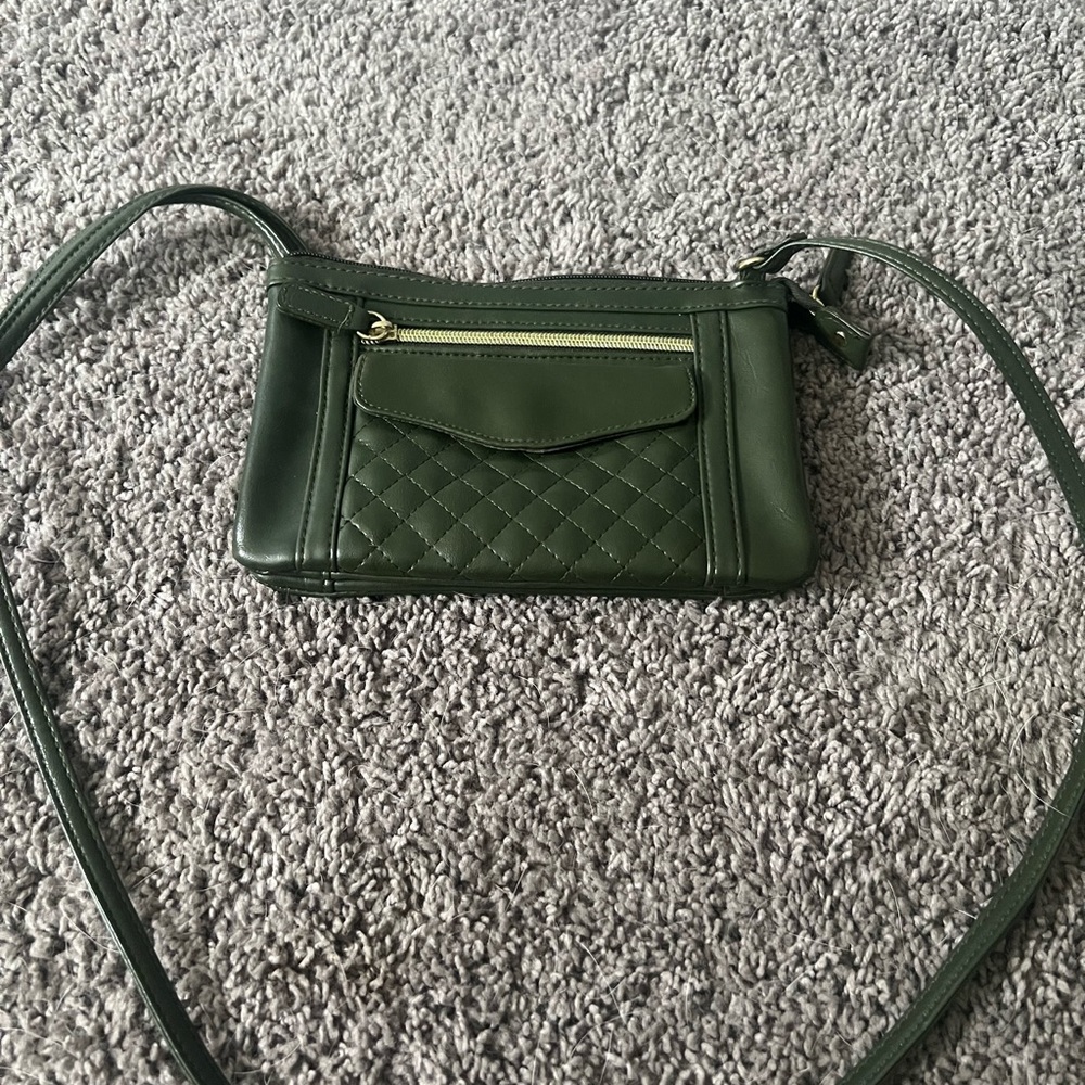 Multiple Pocket Green